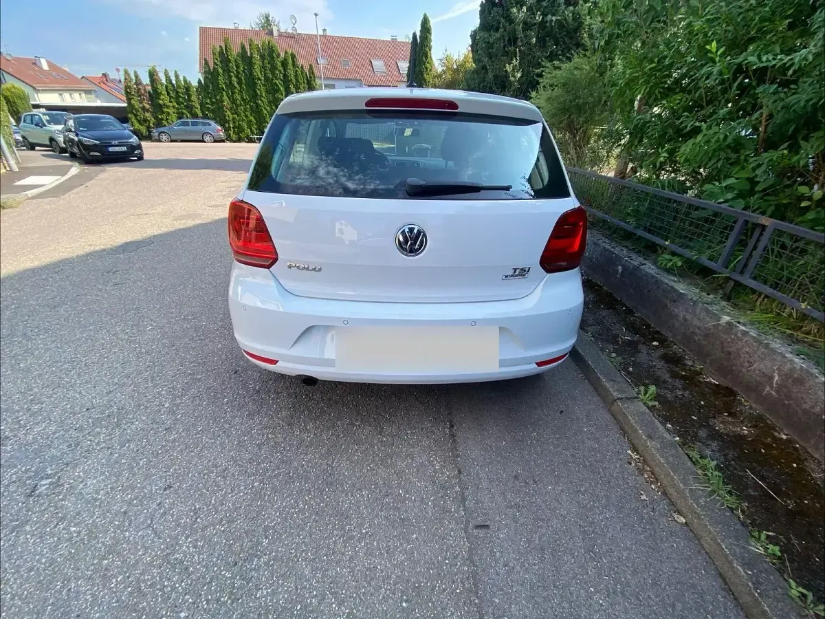 Gebraucht VW Polo Comfortline 90 PS (66 kW) 2015 Weiß Kleinwagen