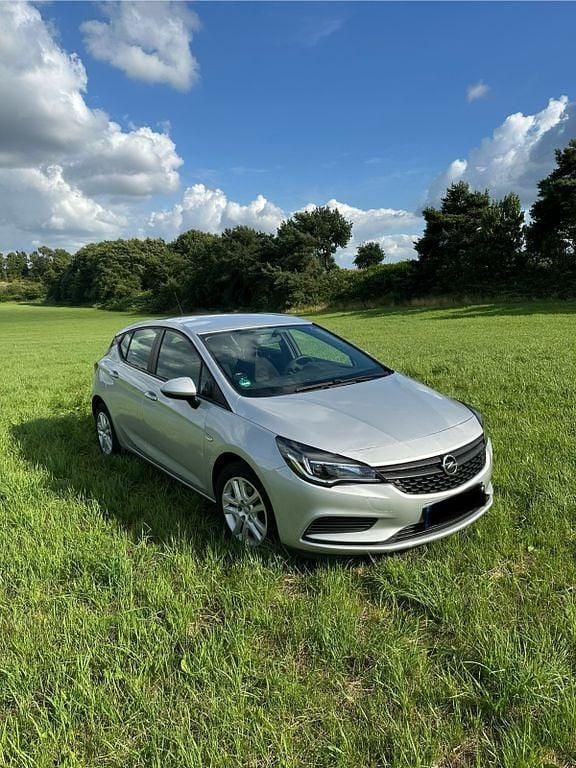 Silber Gebraucht 2016 Opel Astra Active Limousine | 6.750 € (Guter Preis) - Bild 1/4