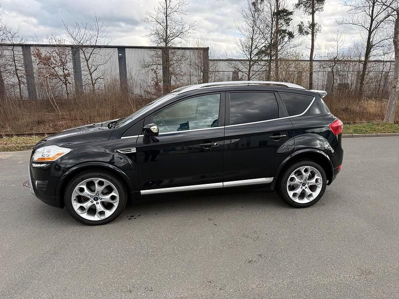 Gebraucht Ford Kuga Individual 163 PS (119 kW) 2012 Schwarz SUV