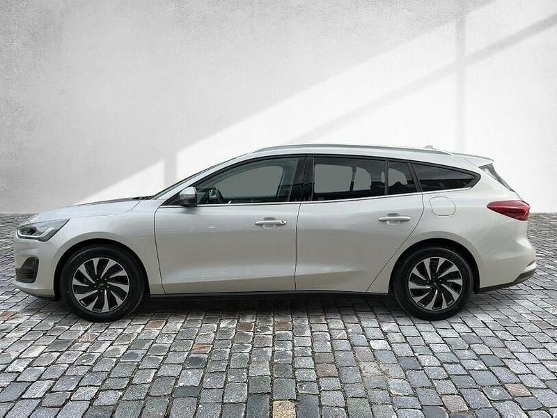 Gebraucht Ford Focus Titanium 155 PS (114 kW) 2024 Moondust silver meta Limousine