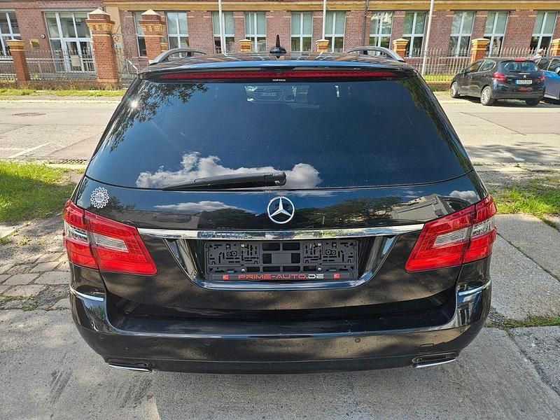 Gebraucht Mercedes E250 204 PS (150 kW) 2011 Schwarz Kombi