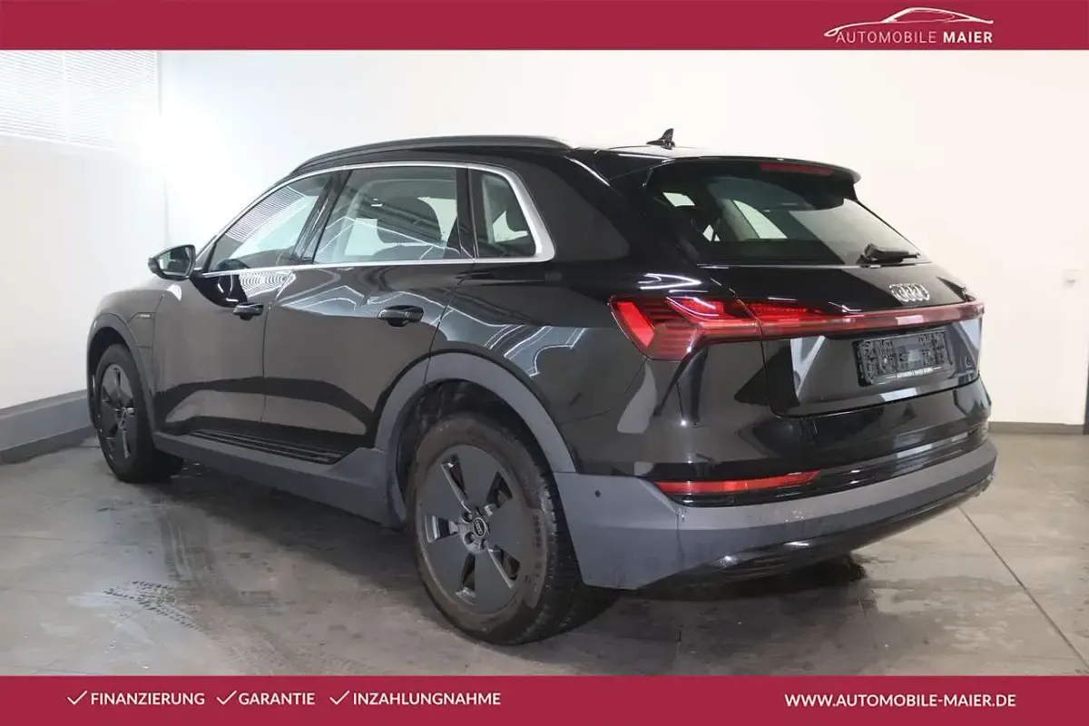Gebraucht Audi e-tron 230 kW (313 PS) 2022 Brillantschwarz SUV