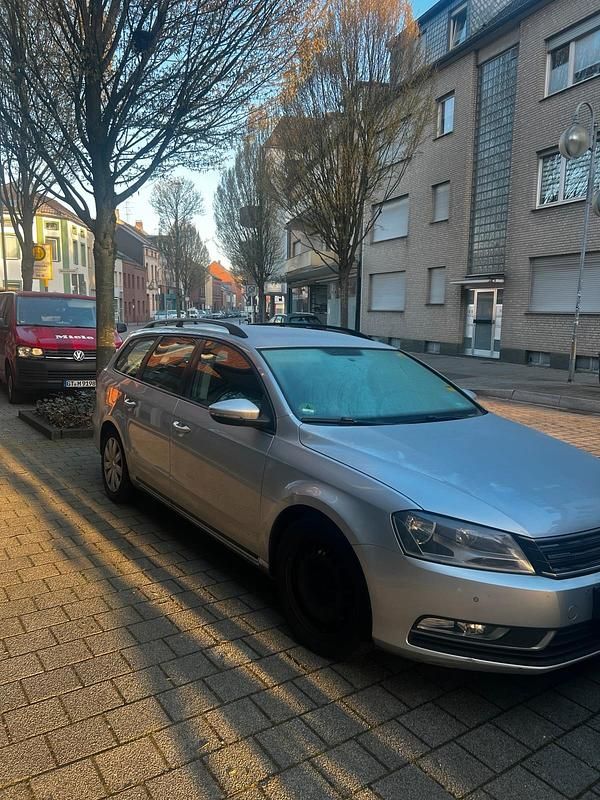 Gebraucht VW Passat 105 PS (77 kW) 2013 Silber Kombi