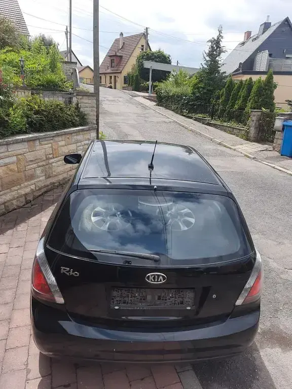 Gebraucht Kia Rio Vision 97 PS (71 kW) 2011 Schwarz Limousine