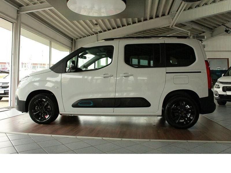 Gebraucht Citroën e-Berlingo Shine 100 kW (136 PS) 2022 Lackierung weiss icy/typ ausse Van / Kleinbus