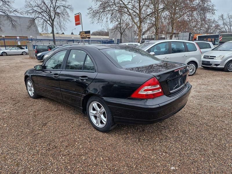 Gebraucht Mercedes C180 143 PS (105 kW) 2006 Schwarz Limousine