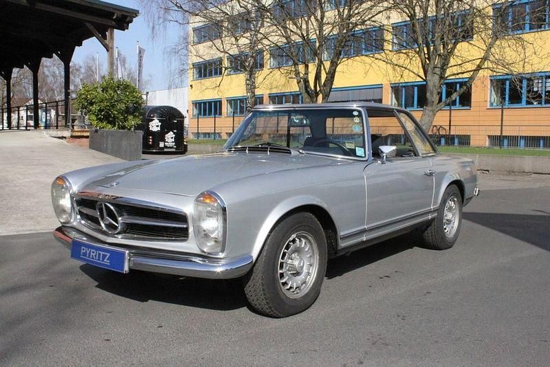 Gebraucht Mercedes 230 150 PS (110 kW) 1966 Silber Cabrio