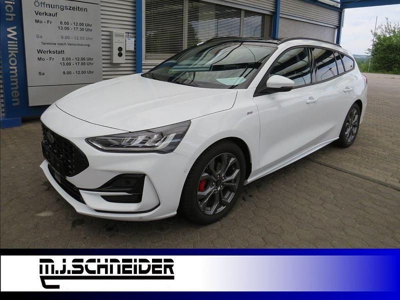 Weiß Gebraucht 2024 Ford Focus ST-Line X Limousine | 26.990 € (Etwas zu teuer) - Bild 1/4