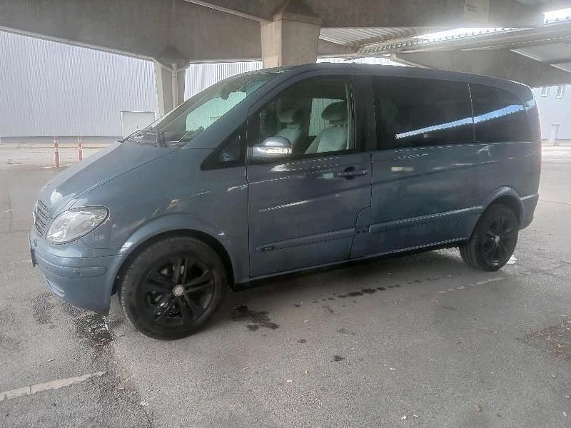 Grau Gebraucht 2004 Mercedes Viano Van / Kleinbus | 3.900 € (Fairer Preis) - Bild 1/4