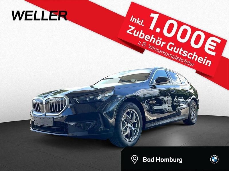 Saphirschwarz metallic (schwarz) Gebraucht 2025 BMW 520 Efficient Dynamics Kombi | 50.490 € (Superpreis) - Bild 1/4