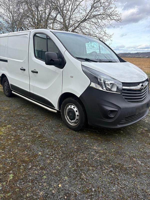Gebraucht Opel Vivaro 2018 Weiß Van / Kleinbus