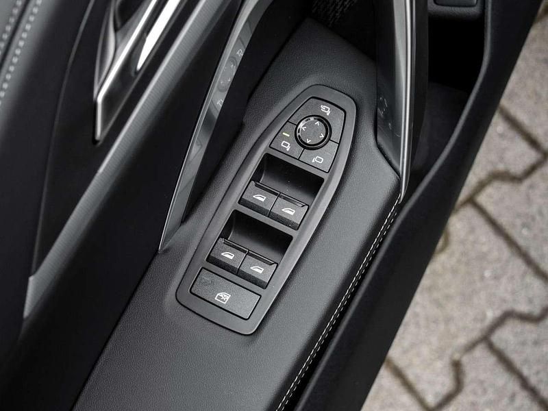 Gebraucht BMW iX1 xLine 230 kW (313 PS) 2025 Schwarz SUV