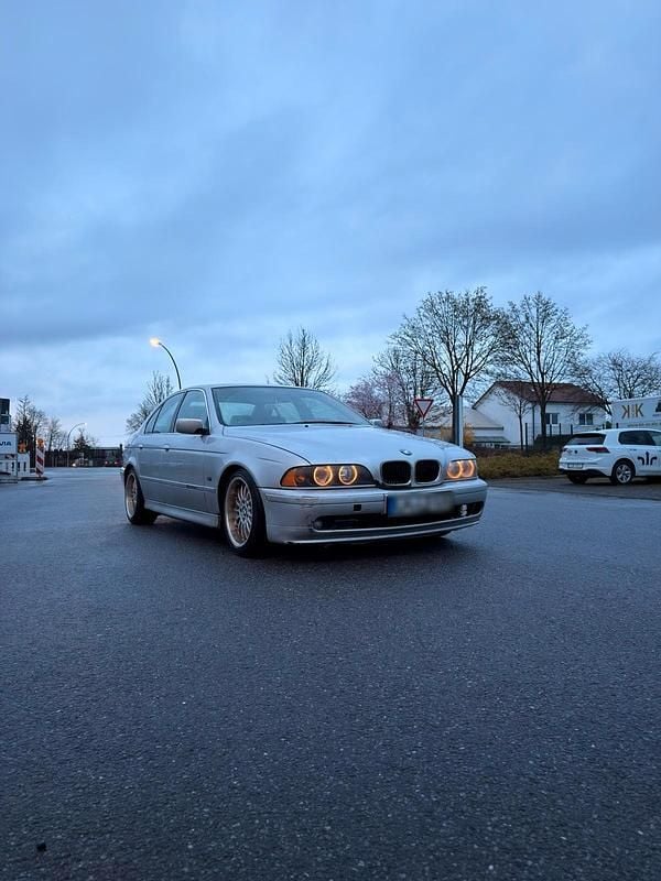 Gebraucht BMW 530 193 PS (141 kW) 2001 Silber Limousine