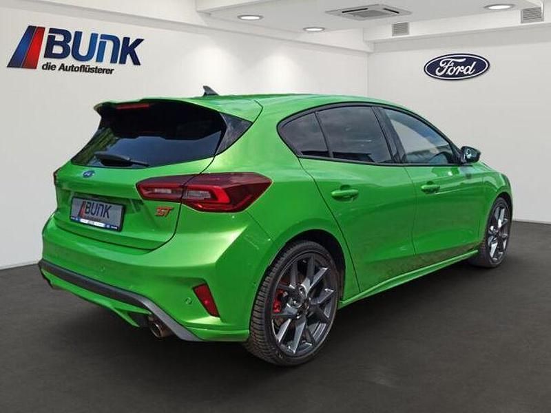 Gebraucht Ford Focus ST 280 PS (205 kW) 2023 Mean green metallic (pn4jl) Limousine