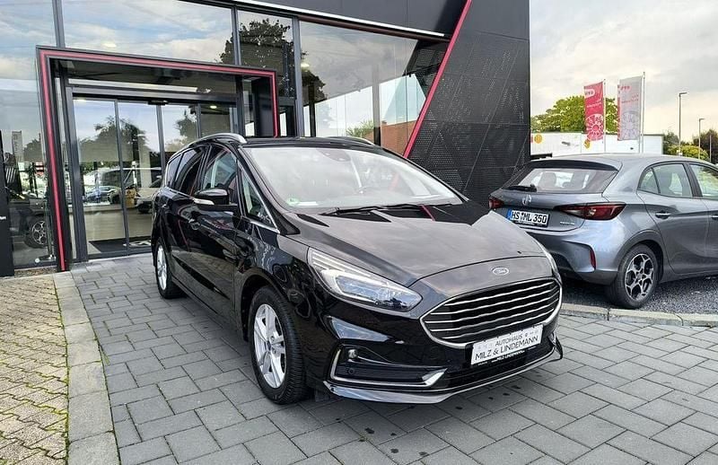 Schwarz Gebraucht 2023 Ford S-MAX Titanium Van / Kleinbus | 29.990 € (Superpreis) - Bild 1/4