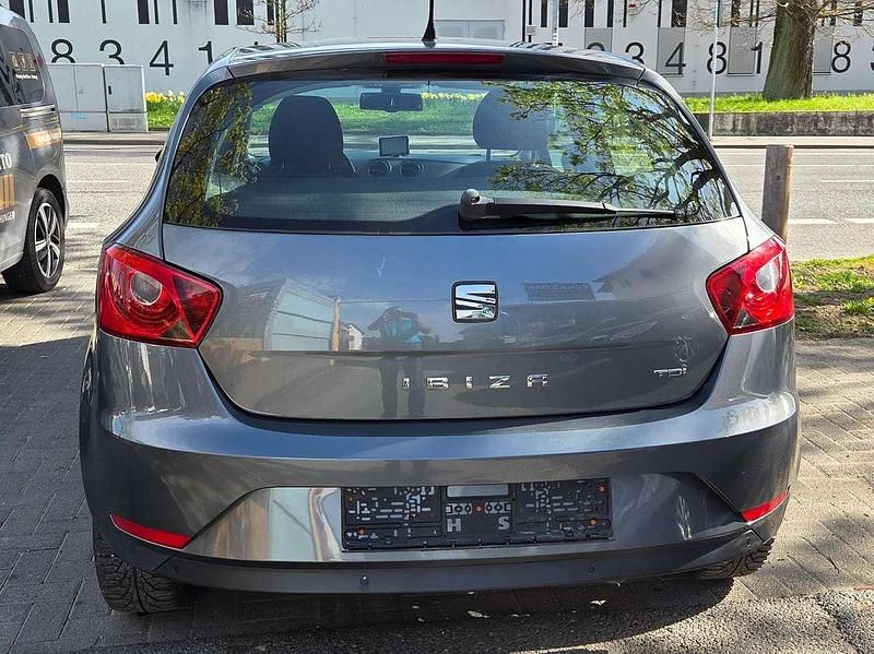 Gebraucht Seat Ibiza 90 PS (66 kW) 2015 "pirineos" grau Kleinwagen