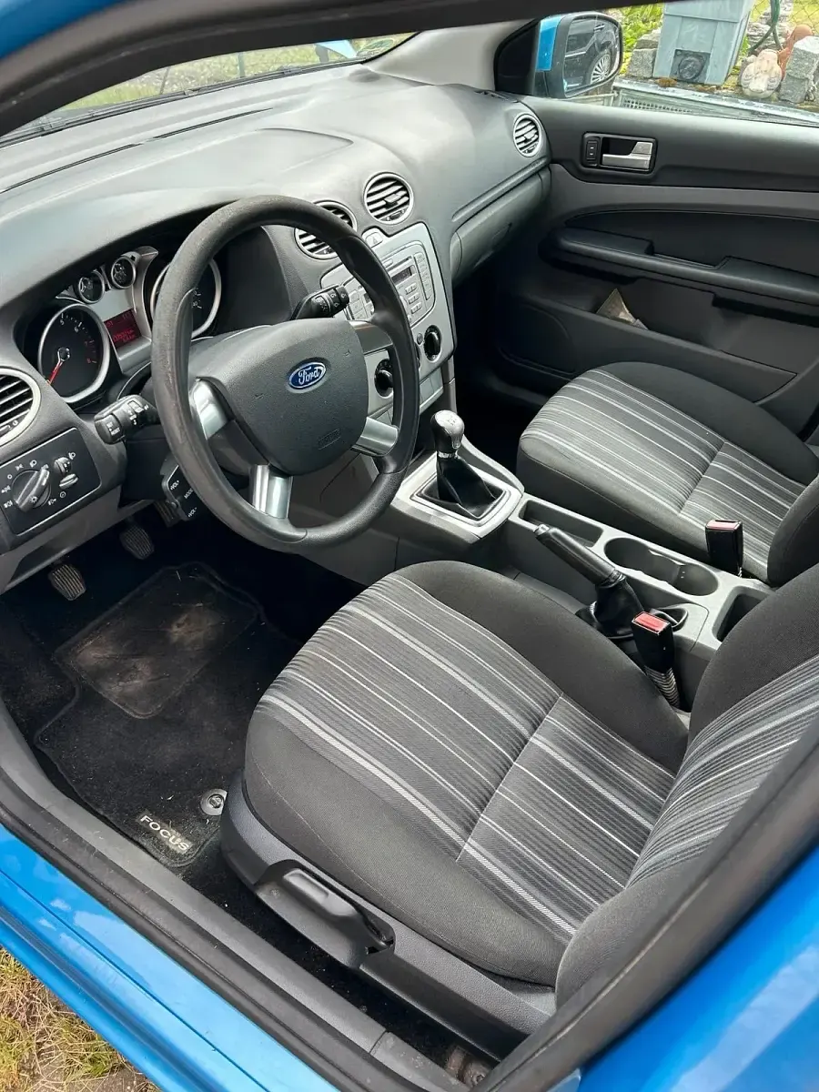 Używany Ford Focus 125 KM (91 kW) 2008 Niebieski Hatchback