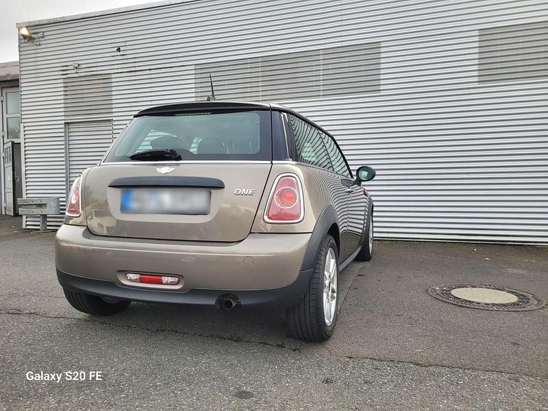 Gebraucht Mini ONE 75 PS (55 kW) 2011 Braun Kleinwagen