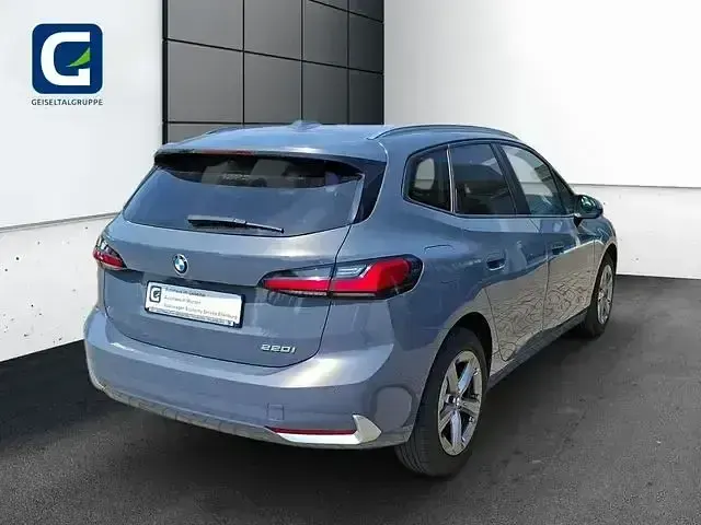 Gebraucht BMW 220 Active Tourer Luxury Line 170 PS (125 kW) 2022 Sparkling kupfergrau Van / Kleinbus