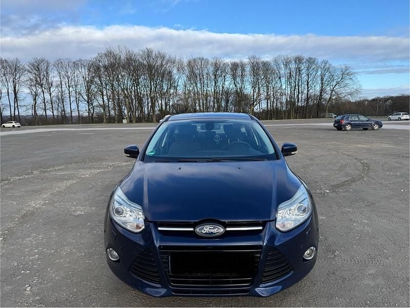 Second-hand Ford Focus Titanium 140 CP (102 kW) 2011 Albastru Berlinǎ