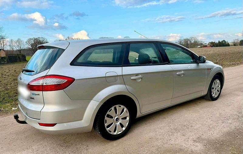 Gebraucht Ford Mondeo 140 PS (102 kW) 2009 Silber Kombi