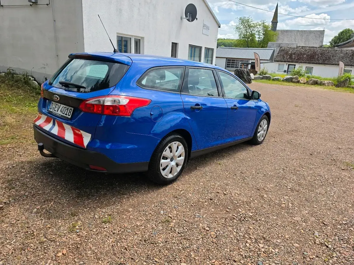 Używany Ford Focus 115 KM (84 kW) 2014 Niebieski Kombi