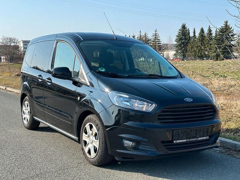 Gebraucht Ford Tourneo Courier 101 PS (74 kW) 2017 Schwarz Van / Kleinbus