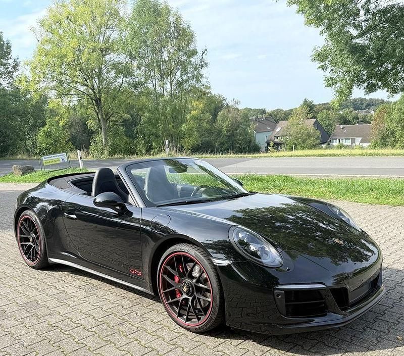 Schwarz Gebraucht 2018 Porsche 911 Carrera GTS Sport Cabrio | 124.900 € (Teuer) - Bild 1/4