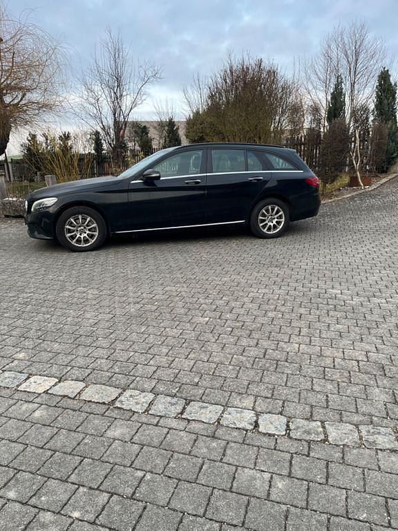 Gebraucht Mercedes C200 160 PS (117 kW) 2019 Schwarz Kombi
