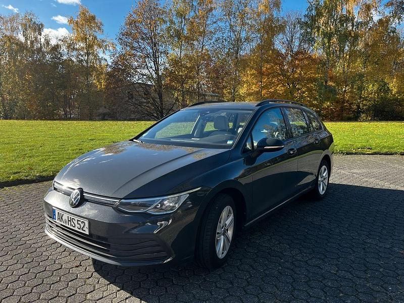 Grau Gebraucht 2023 VW Golf VIII Life Kombi | 17.990 € (Guter Preis) - Bild 1/4