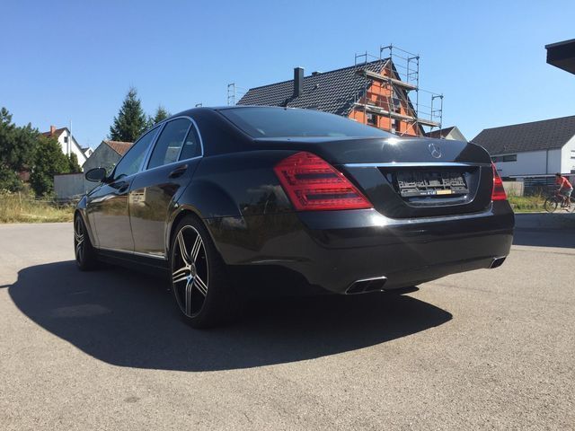 Gebraucht Mercedes S320 235 PS (172 kW) 2008 Schwarz metallic Limousine
