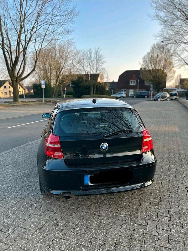 Gebraucht BMW 118 148 PS (108 kW) 2009 Schwarz Kleinwagen