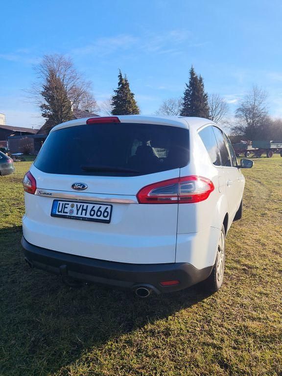 Gebraucht Ford S-MAX Titanium 200 PS (147 kW) 2013 Weiß Van / Kleinbus