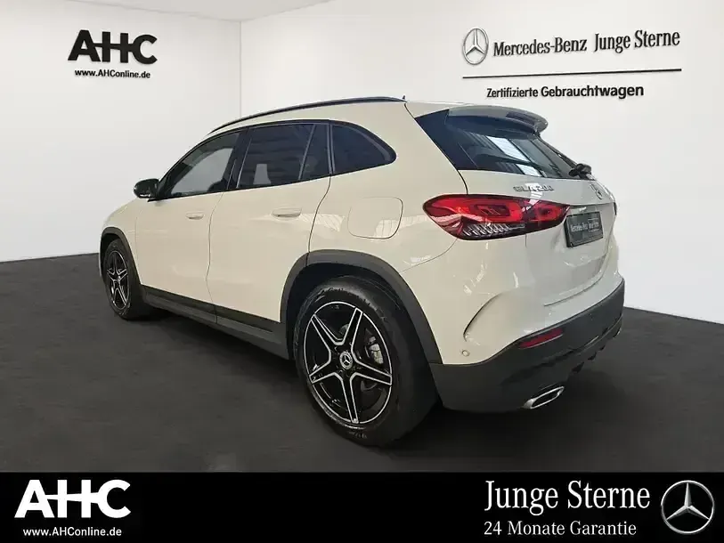 Gebraucht Mercedes GLA200 AMG 163 PS (119 kW) 2022 Weiß SUV