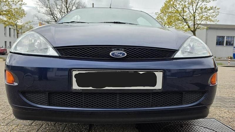 Gebraucht Ford Focus Trend 75 PS (55 kW) 2000 Blau Limousine