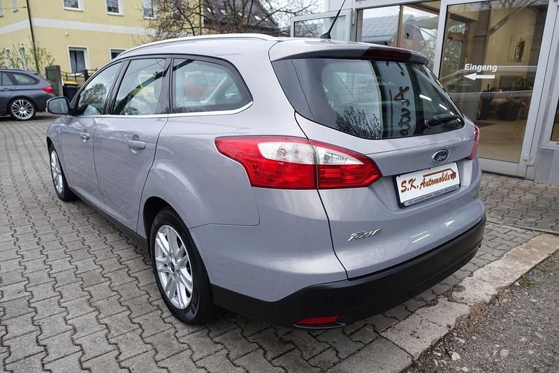 Usata Ford Focus 125 CV (91 kW) 2014 Grigio Station wagon