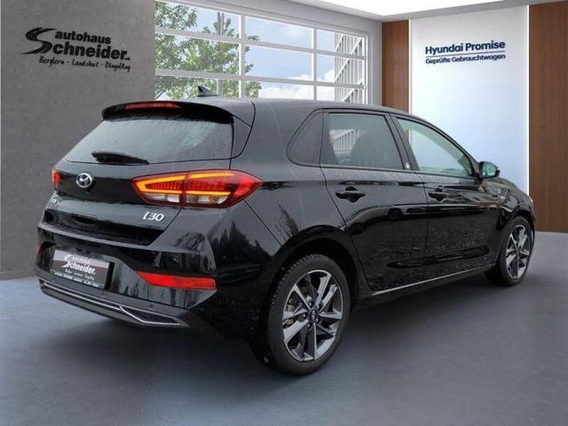 Gebraucht Hyundai i30 Edition 30+ 160 PS (117 kW) 2022 Phantom black Limousine