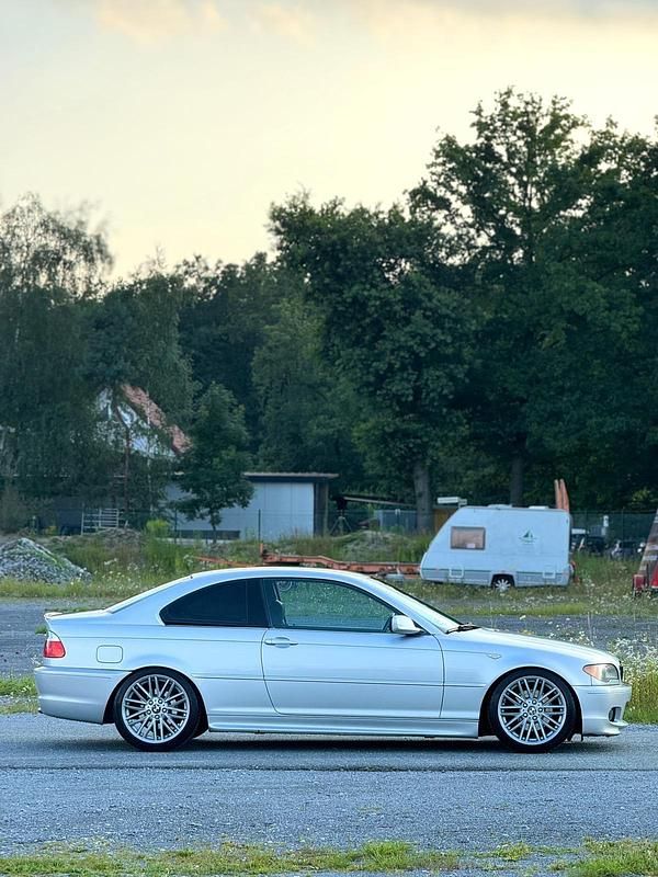Gebraucht BMW 325 191 PS (140 kW) 2003 Silber Limousine