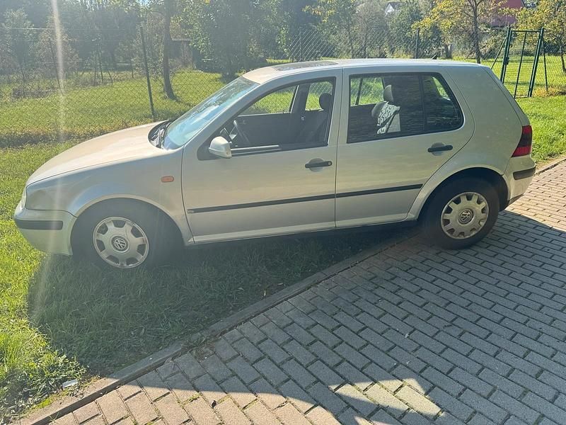 Gebraucht VW Golf 75 PS (55 kW) 1999 Silber Limousine
