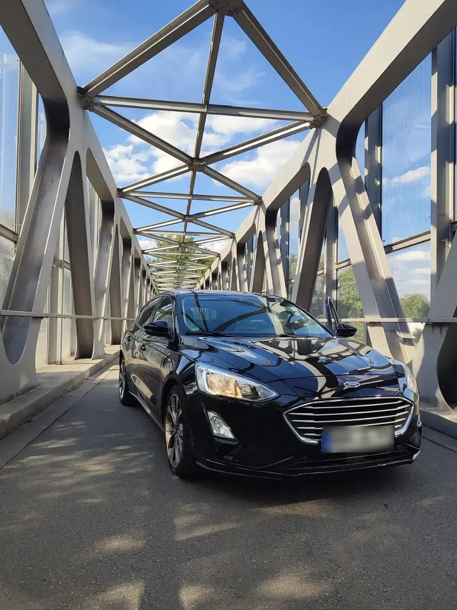 Gebraucht Ford Focus 150 PS (110 kW) 2019 Schwarz Limousine
