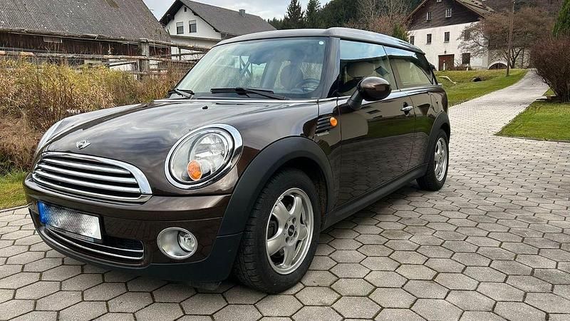 Braun Gebraucht 2009 Mini Cooper Clubman Kombi | 7.500 € (Etwas zu teuer) - Bild 1/4