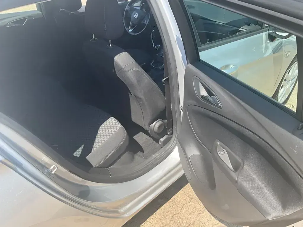 Gebraucht Opel Astra 105 PS (77 kW) 2018 Silber Kombi