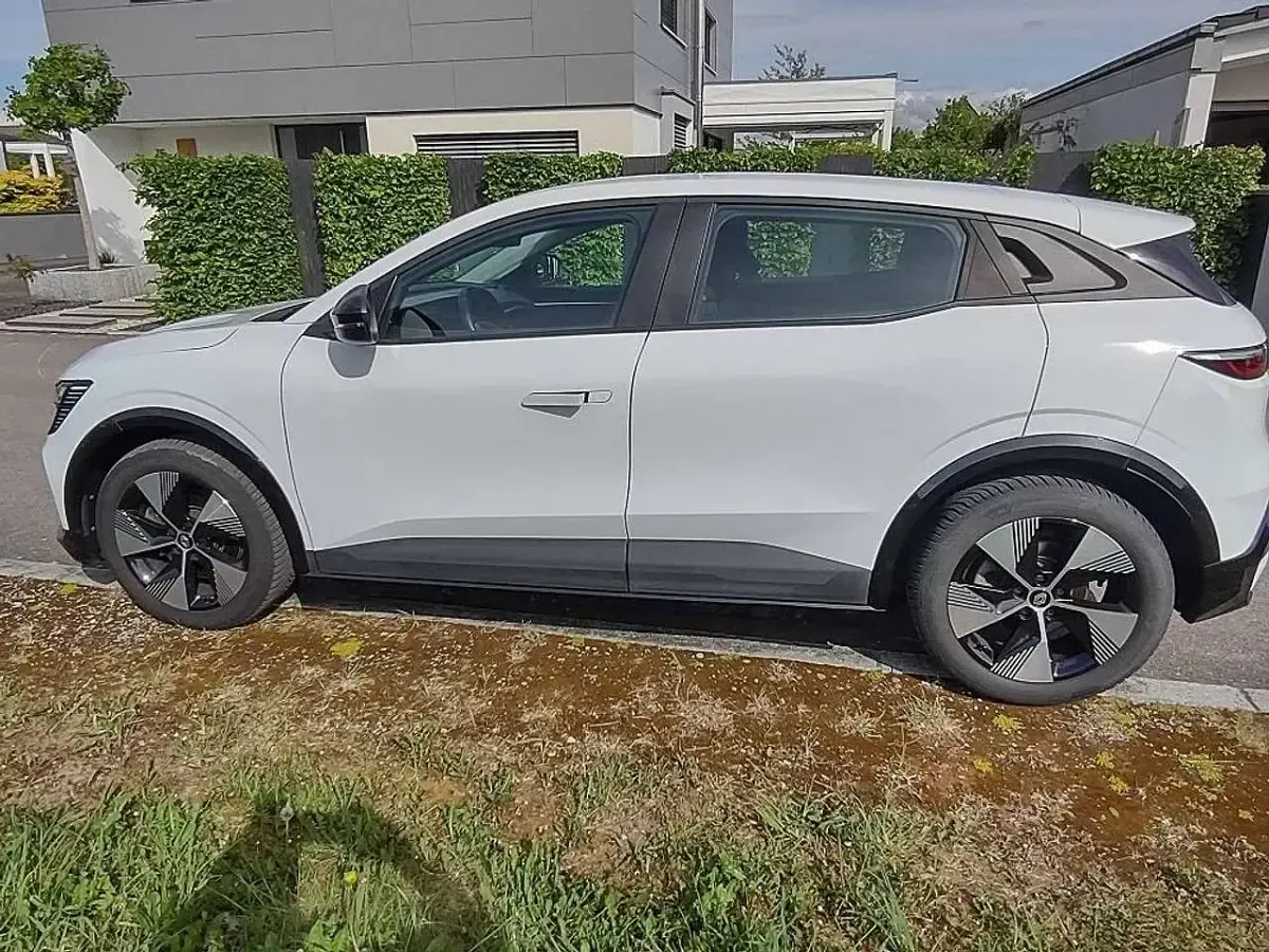 Gebraucht Renault Megane E-Tech Equilibre 96 kW (131 PS) 2023 Weiß Limousine