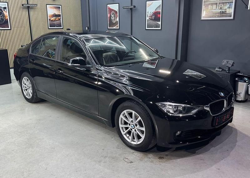Schwarz Gebraucht 2014 BMW 320 Limousine | 12.500 € (Fairer Preis) - Bild 1/4