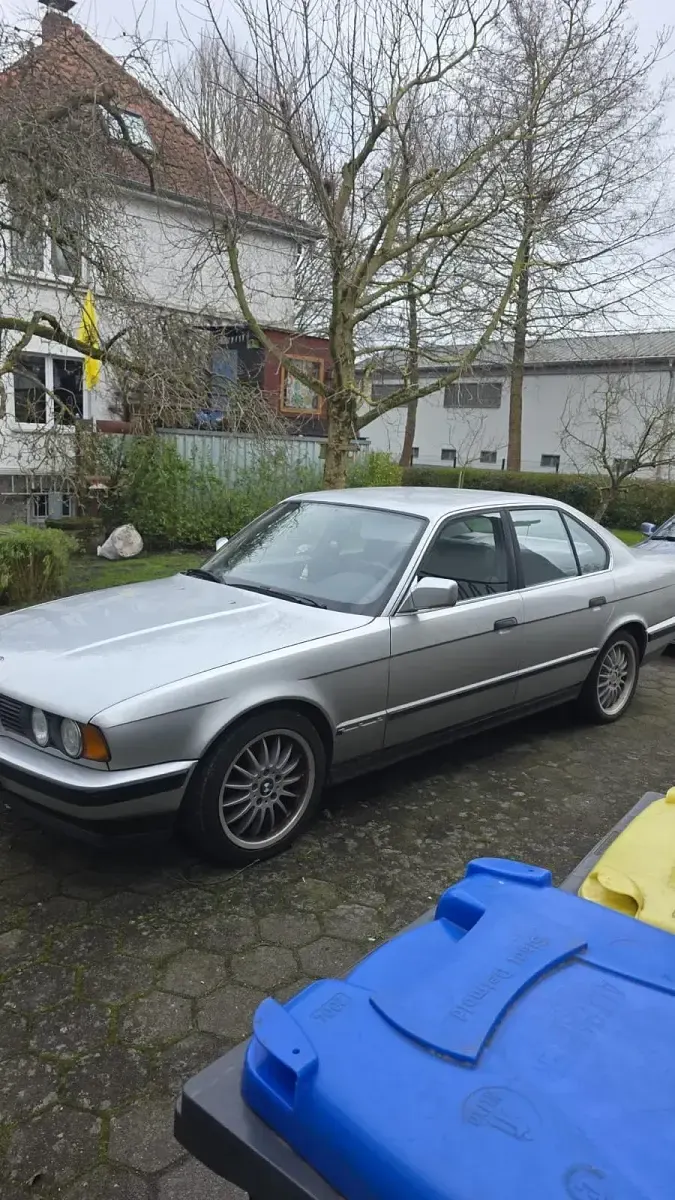 Używany BMW 520 129 KM (94 kW) 1990 Srebrny Sedan/Limuzyna