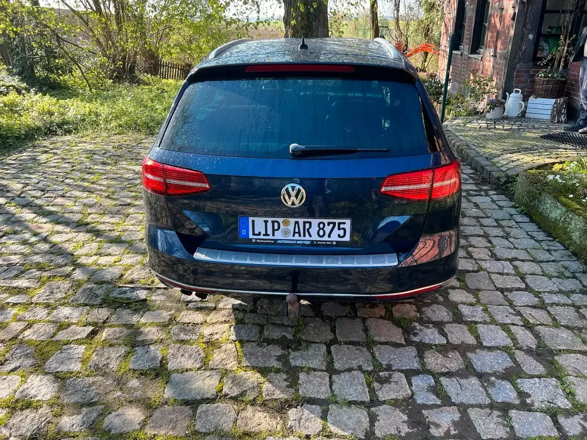 Usata VW Passat 190 CV (139 kW) 2016 Blu Station wagon