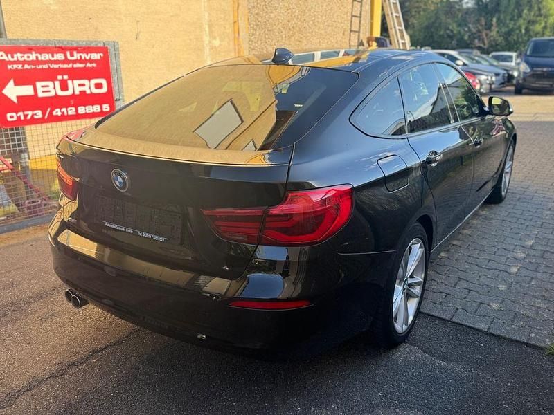 Gebraucht BMW 330 Advantage 258 PS (189 kW) 2017 Schwarz Limousine