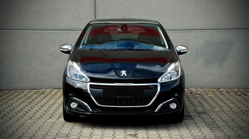 Gebraucht Peugeot 208 Allure 110 PS (80 kW) 2016 Schwarz Kleinwagen