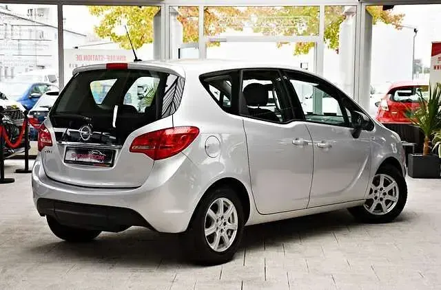 Gebraucht Opel Meriva Edition 101 PS (74 kW) 2010 Silber Van / Kleinbus