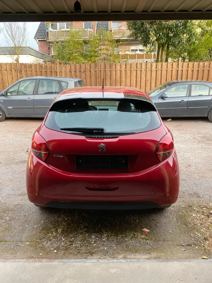 Gebraucht Peugeot 208 99 PS (72 kW) 2017 Kleinwagen